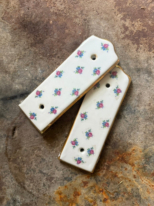 Pair of Antique French Porcelain Finger Plates – Rose & Gilt Decoration, Early 20th Century